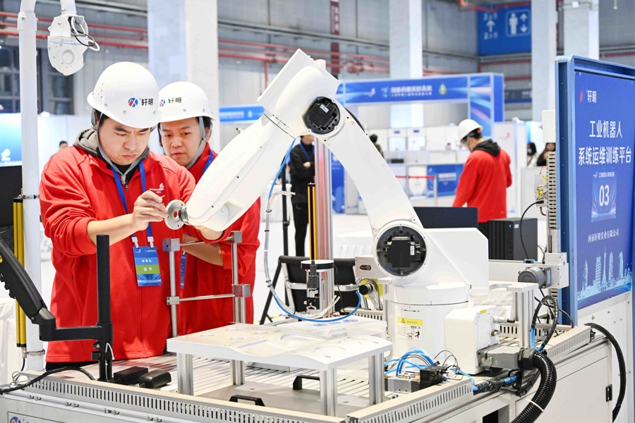 上海第二届职业技能大赛开幕 高端智能制造技术引领未来，技术服务能力获瞩目